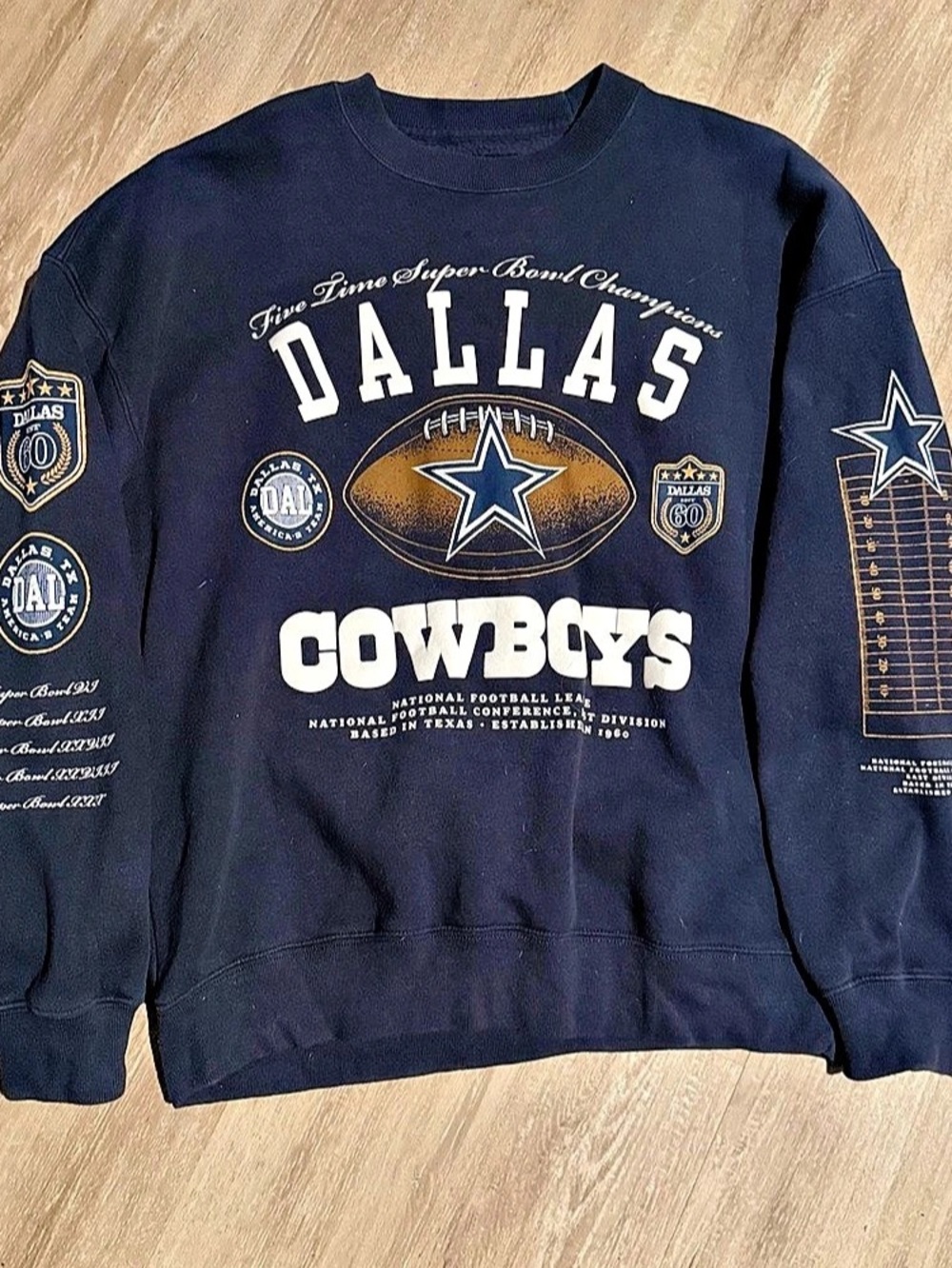 Abercrombie & Fitch Dallas Cowboys Graphic Crew Sweatshirt